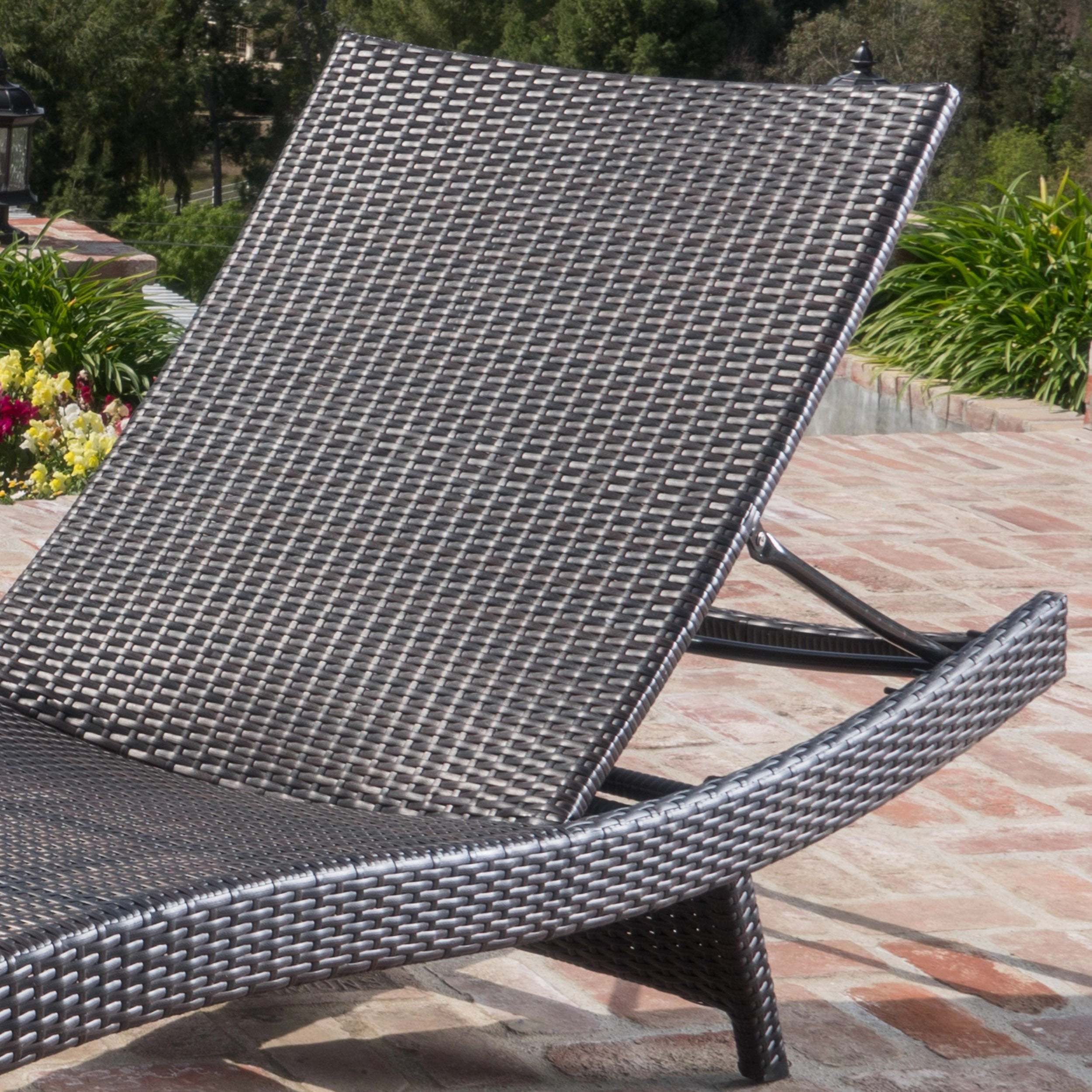 3Pc Multibrown Wicker Lounge w/Water Resistant Cushions & CoffeeTable - NH631003