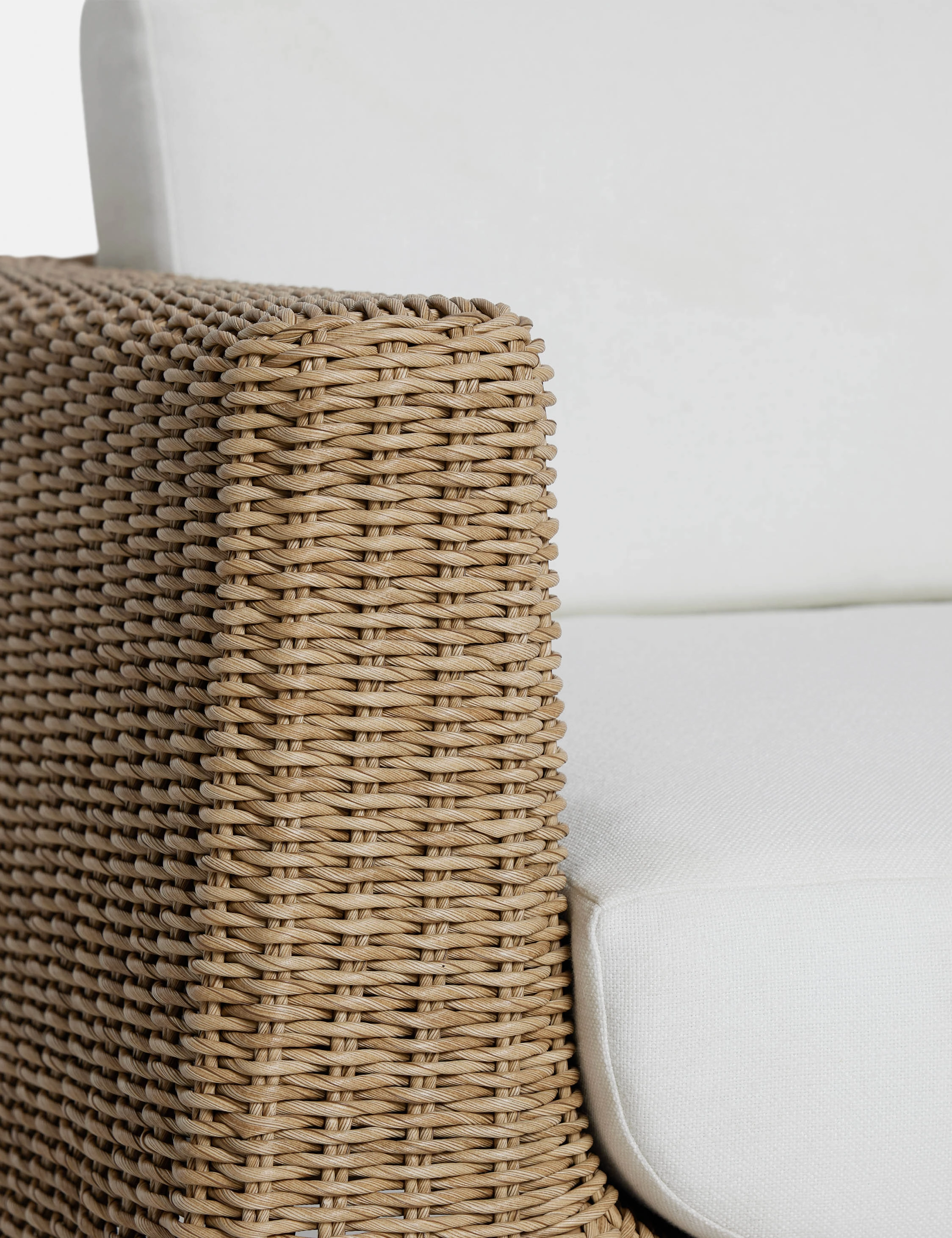 Aisha Indoor / Outdoor Swivel Chair