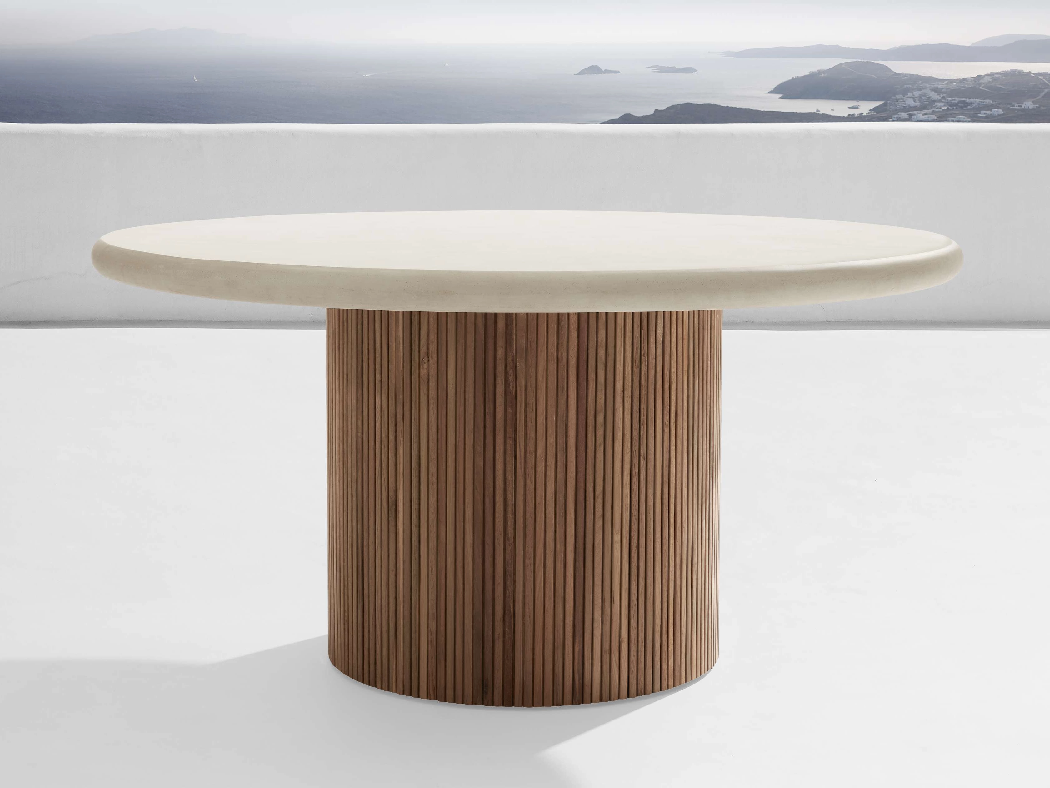 Alesso Outdoor Round Dining Table