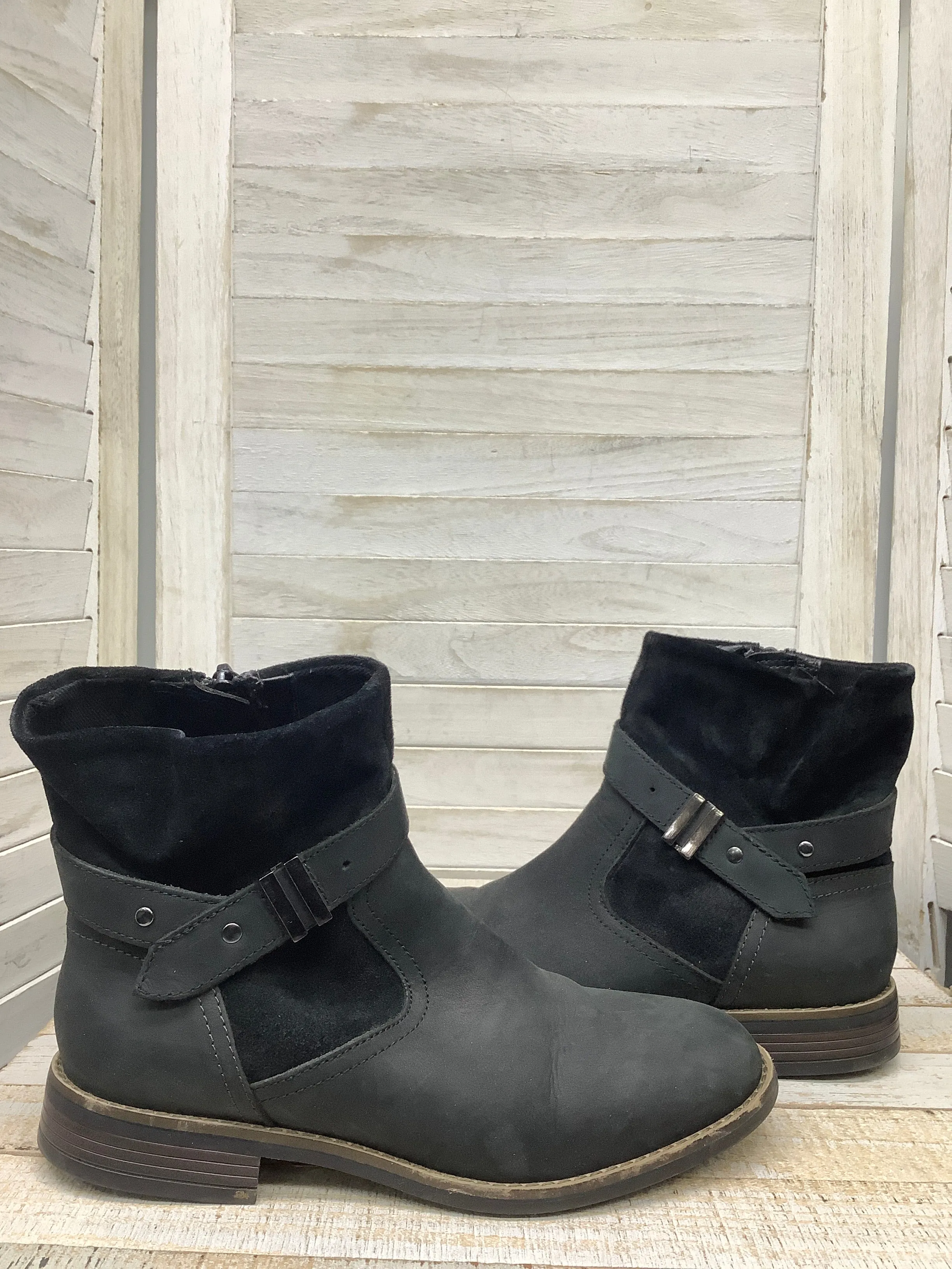 Boots Ankle Flats By Clarks In Black, Size: 6 clarks