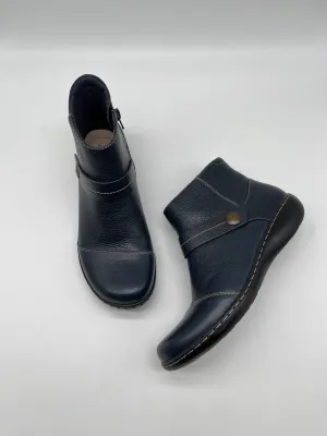 Boots Ankle Flats By Clarks In Blue, Size: 7.5 clarks