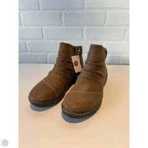 Boots Ankle Flats By Clarks In Brown, Size: 8 clarks