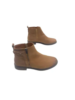 BOOTS ANKLE FLATS by CLARKS In BROWN, Size: 9 clarks
