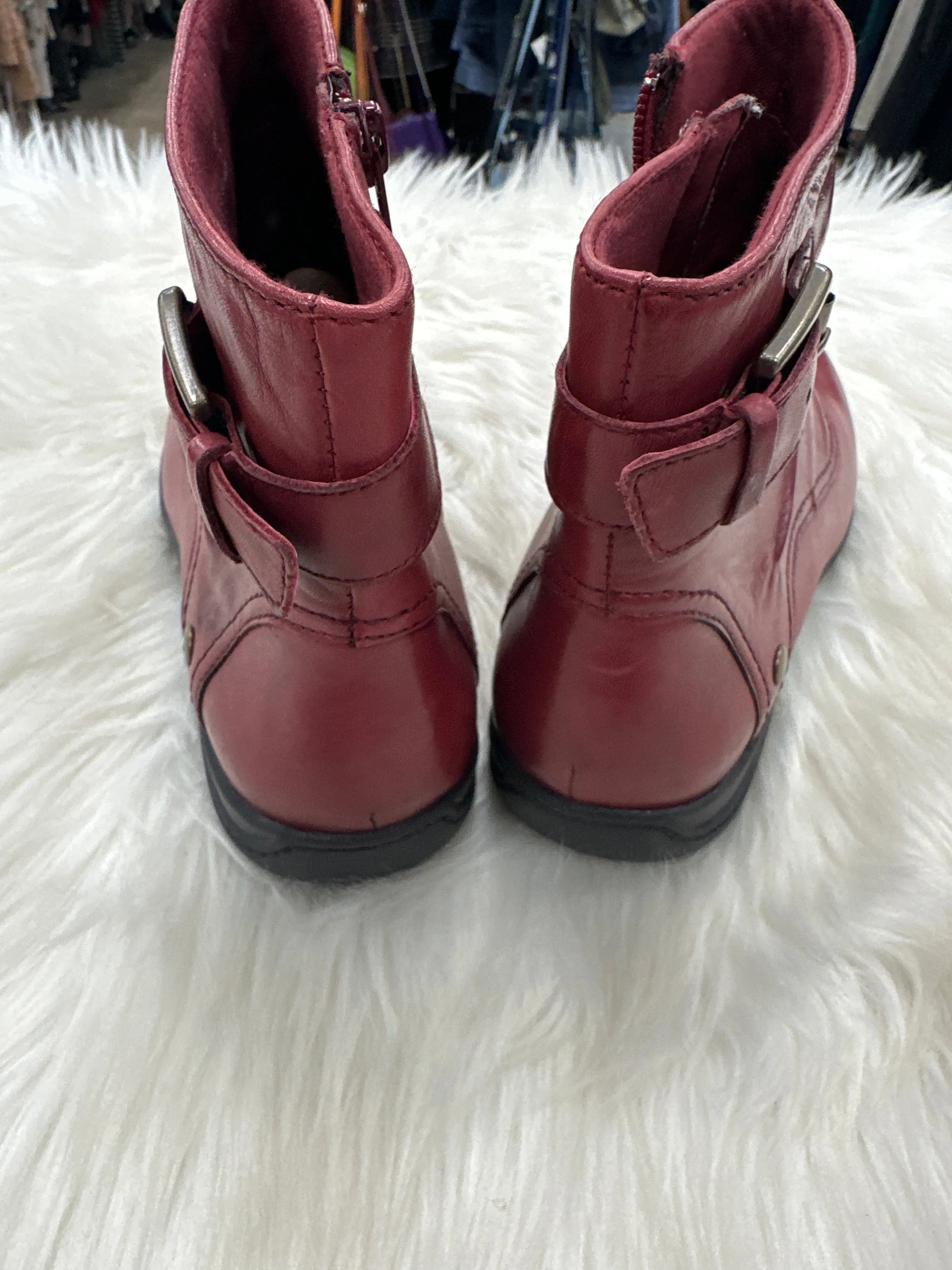 Boots Ankle Flats By Clarks In Red, Size: 8.5 clarks