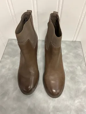 Boots Ankle Heels By Clarks In Brown, Size:9 clarks