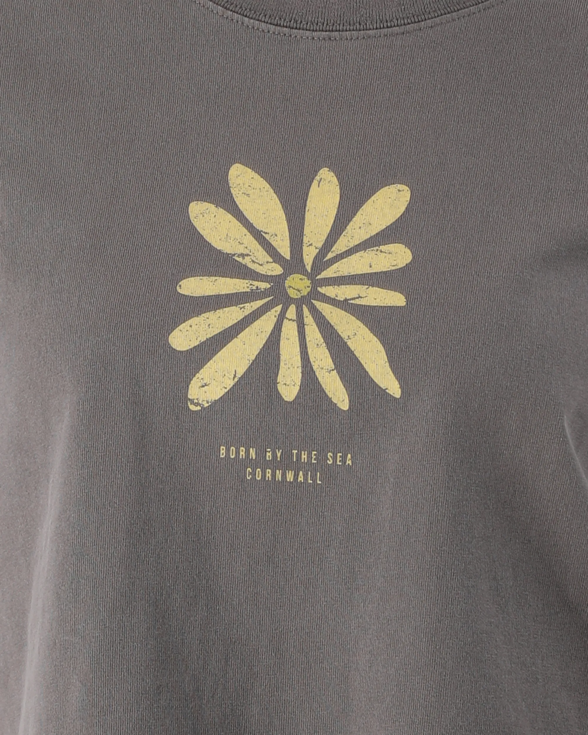 Born by the Sea Daisy T-Shirt in Faded Grey