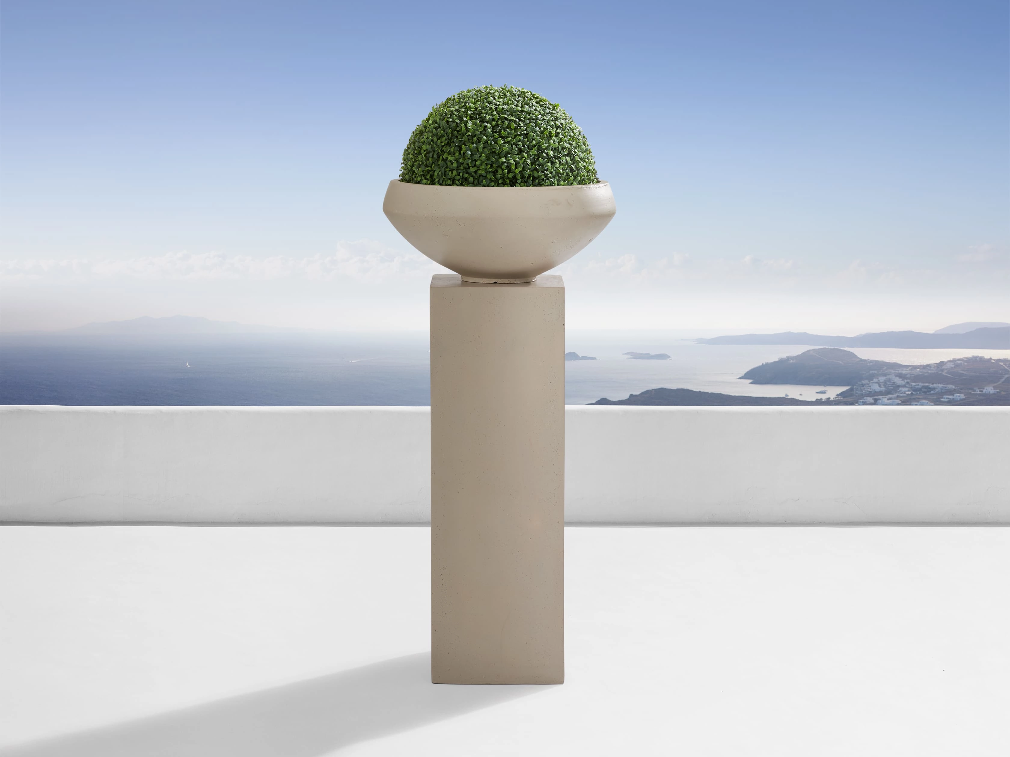 Boxwood Bowl and Pedestal