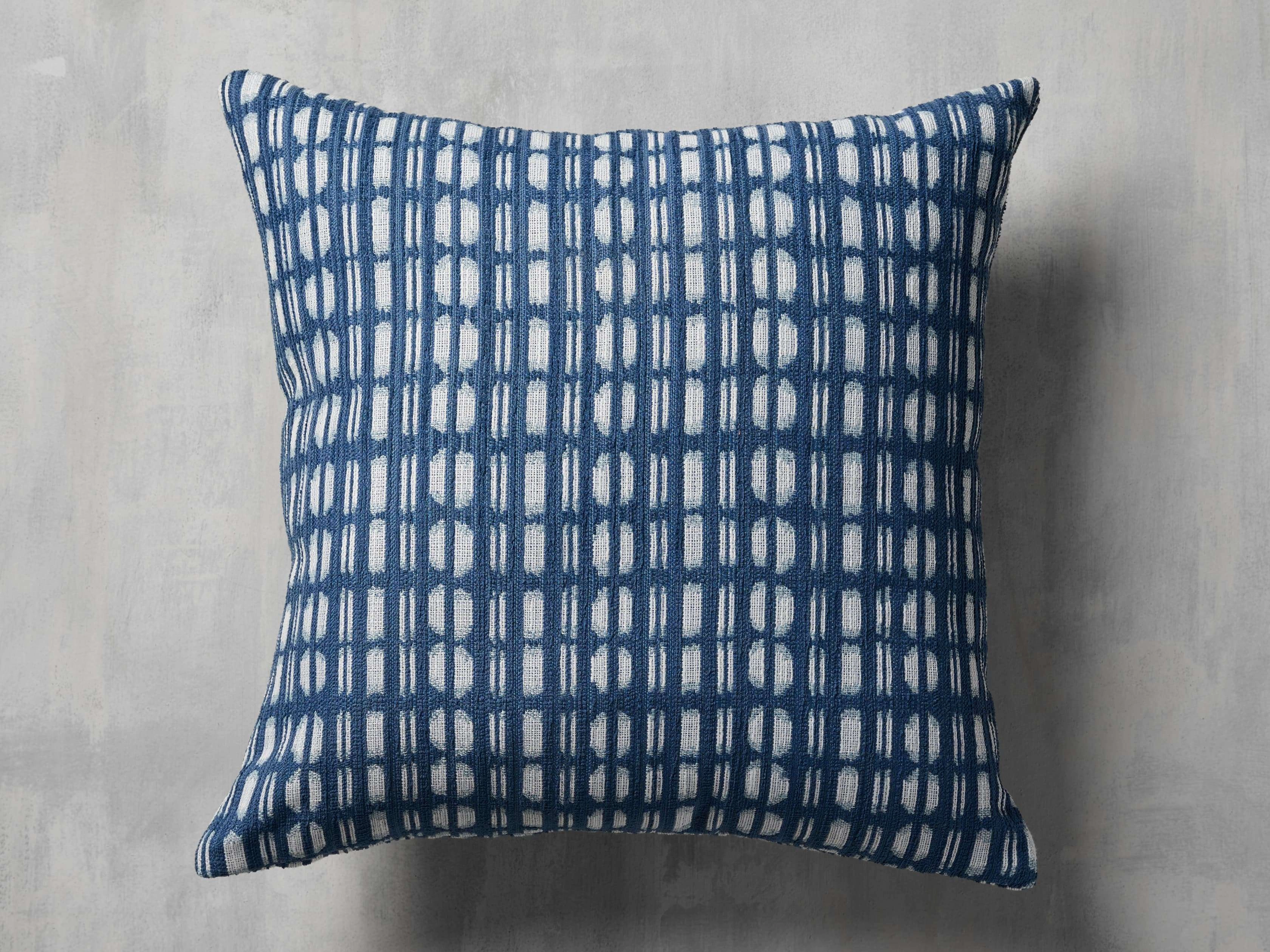 Cielos Outdoor Pillow