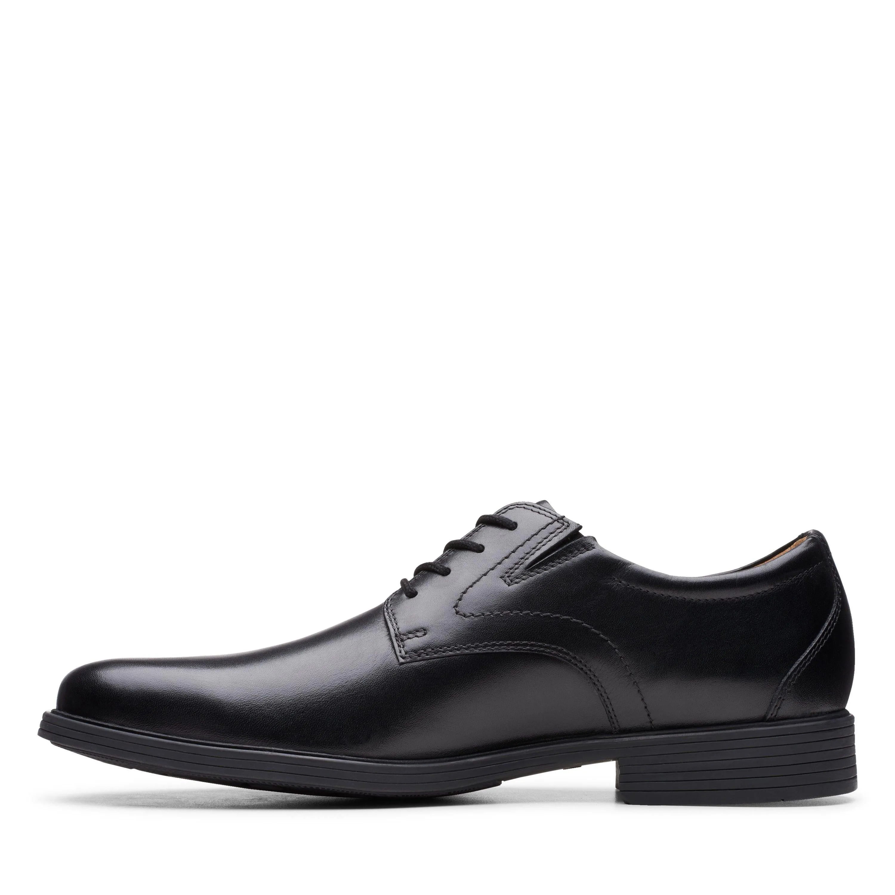 Clarks Whiddon Plain in Black Leather