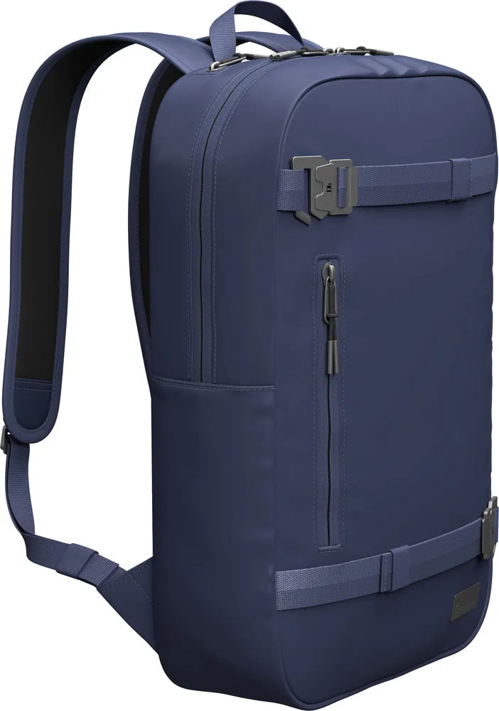 D_b_ Essential Backpack, 17L Bags Db