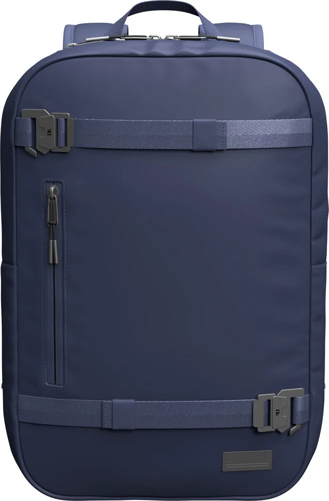 D_b_ Essential Backpack, 17L Bags Db