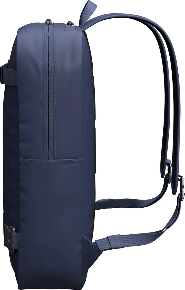 D_b_ Essential Backpack, 17L Bags Db