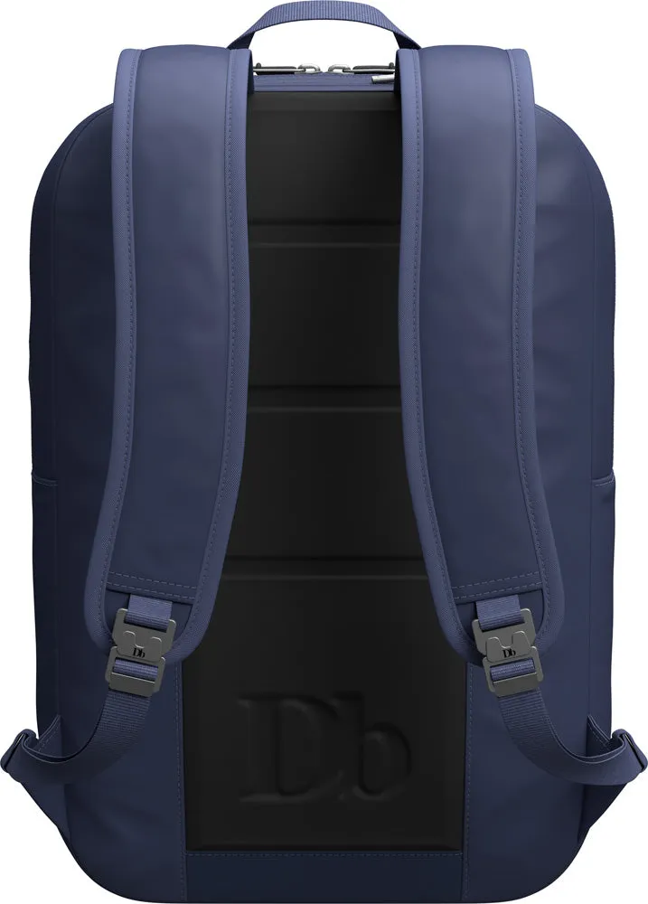 D_b_ Essential Backpack, 17L Bags Db
