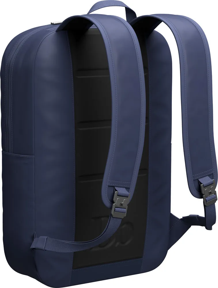 D_b_ Essential Backpack, 17L Bags Db