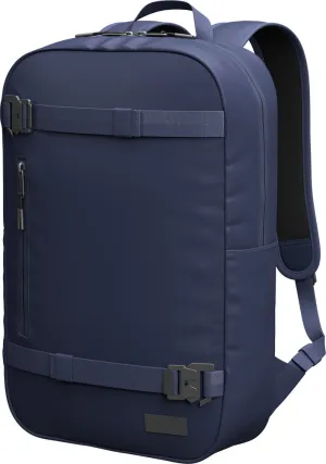 D_b_ Essential Backpack, 17L Bags Db