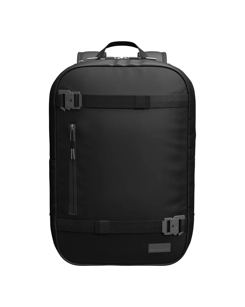 D_b_ Essential Backpack, 17L Bags Db
