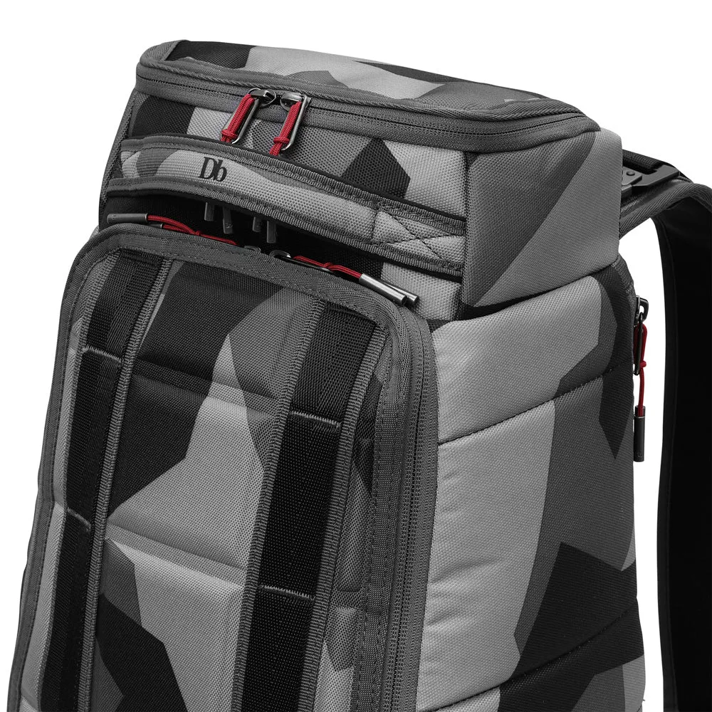 D_b_  Hugger 1st Generation Backpack 20L Bags Db
