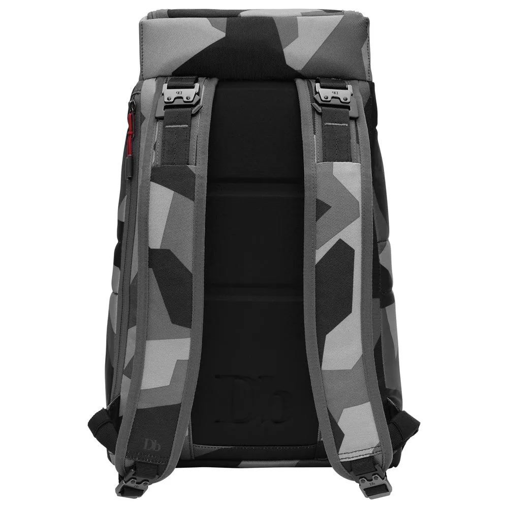 D_b_  Hugger 1st Generation Backpack 20L Bags Db