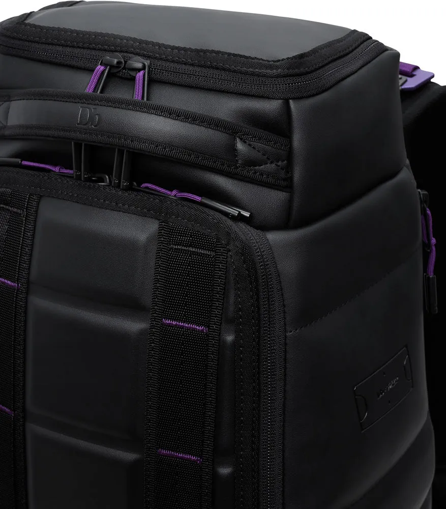 D_b_  Hugger 1st Generation Backpack 20L Bags Db