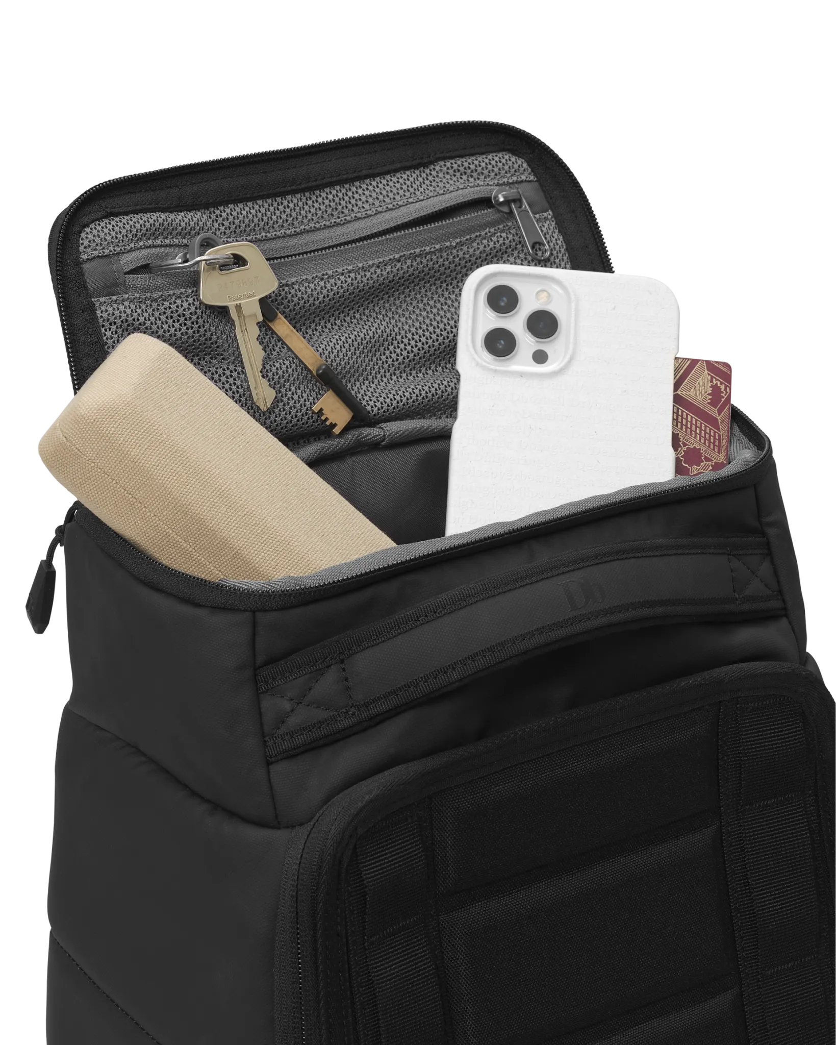 D_b_  Hugger 1st Generation Backpack 25L Bags Db