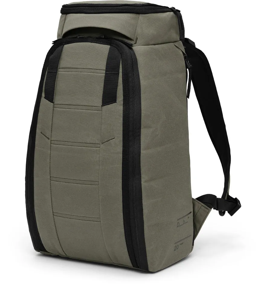 D_b_ Hugger Backpack 20L Bags Db