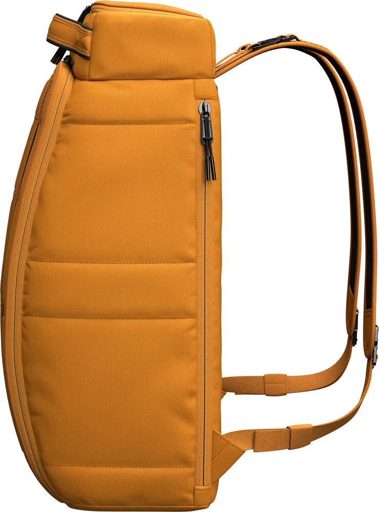 D_b_ Hugger Backpack 20L Bags Db