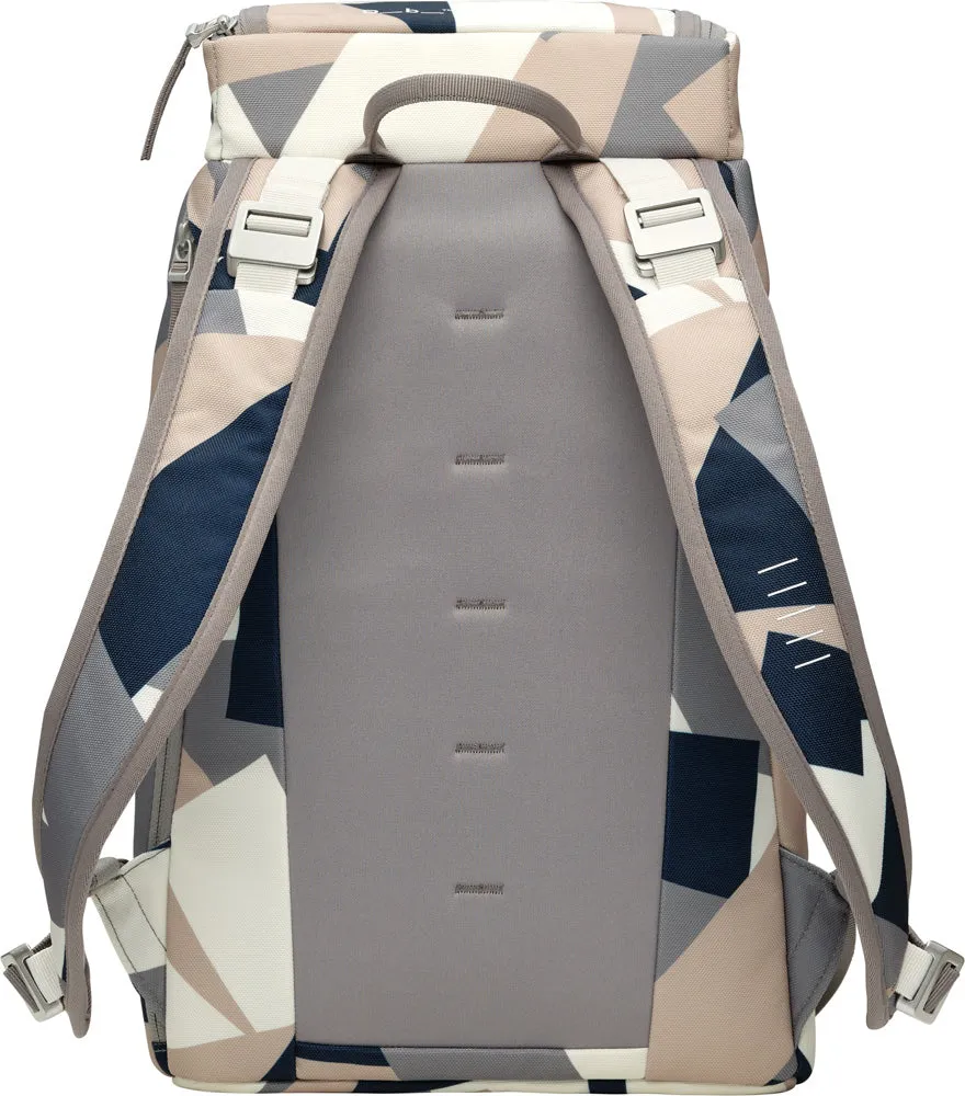 D_b_ Hugger Backpack 20L Bags Db