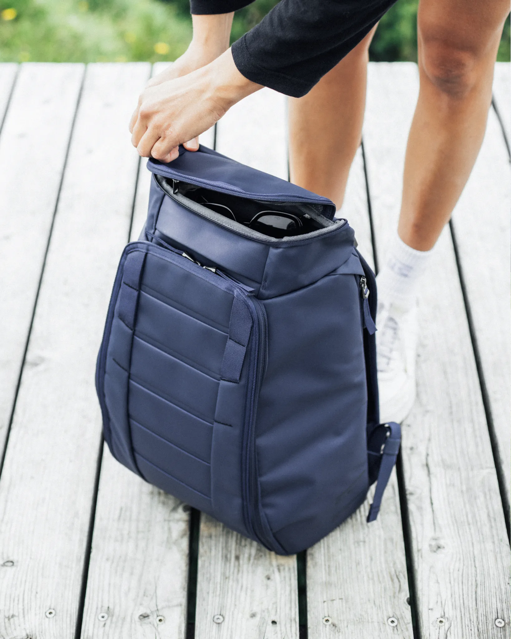 D_b_ Hugger Backpack 25L Bags Db