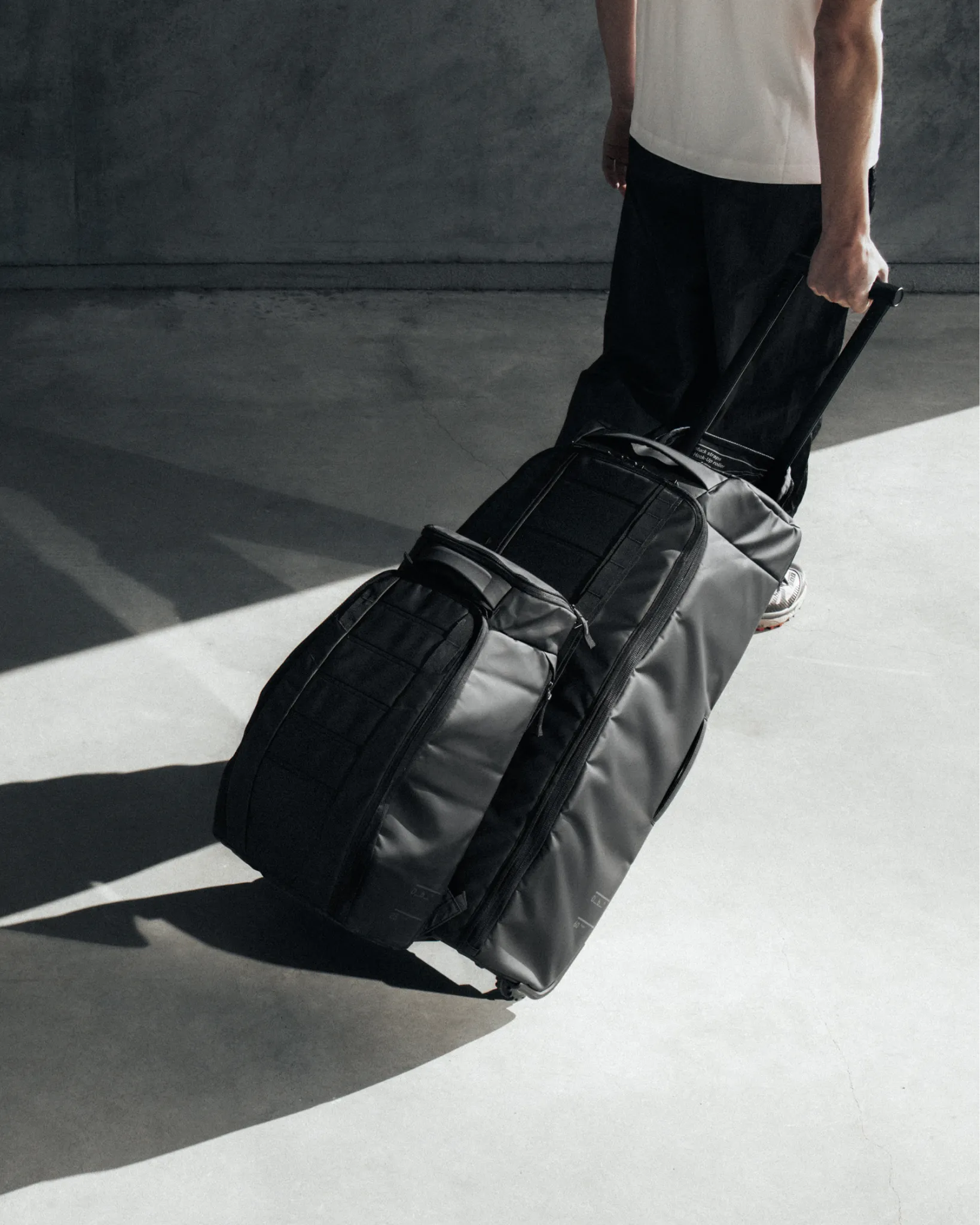 D_b_ Hugger Backpack 25L Bags Db