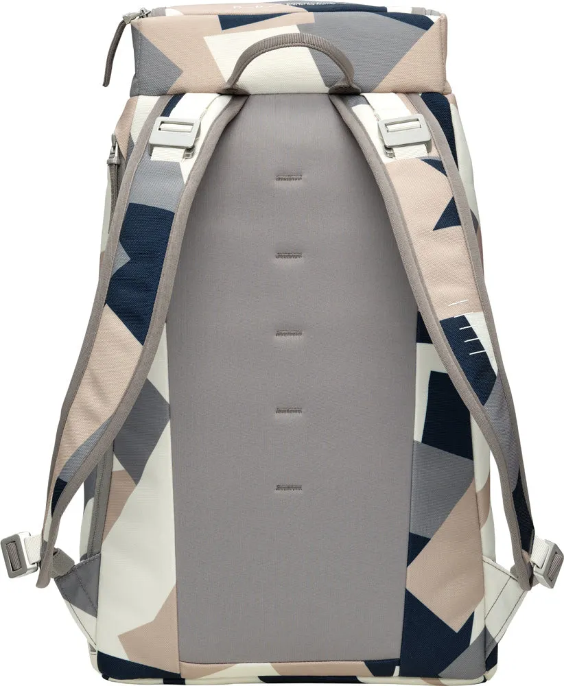 D_b_ Hugger Backpack 30L Bags Db