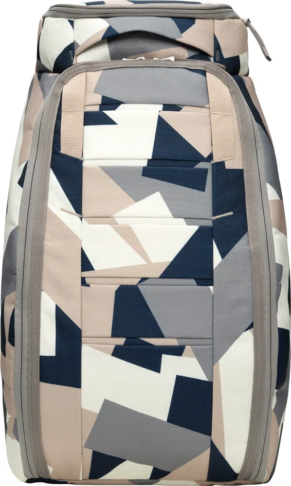 D_b_ Hugger Backpack 30L Bags Db