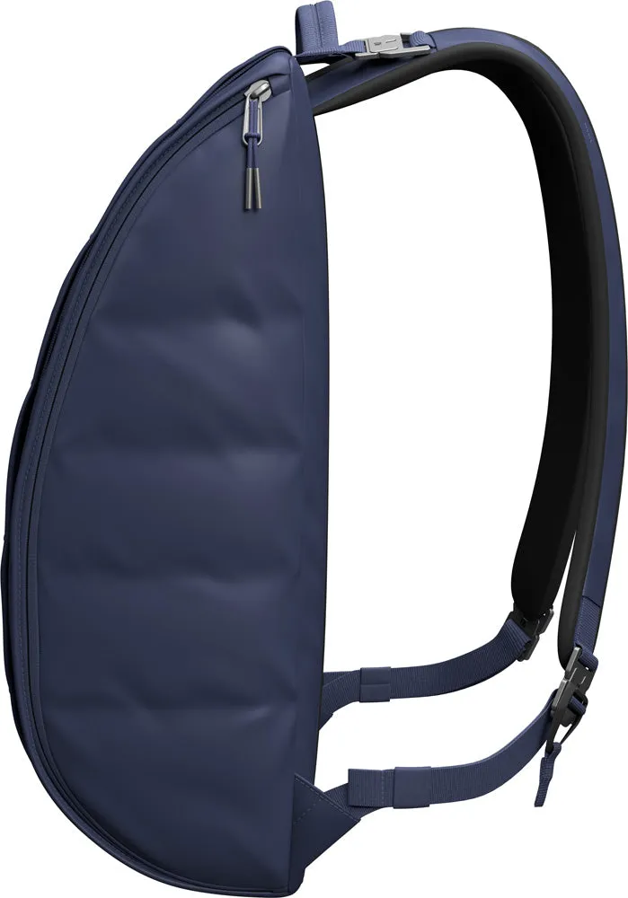D_b_ Hugger Base Backpack, 15L Bags Db