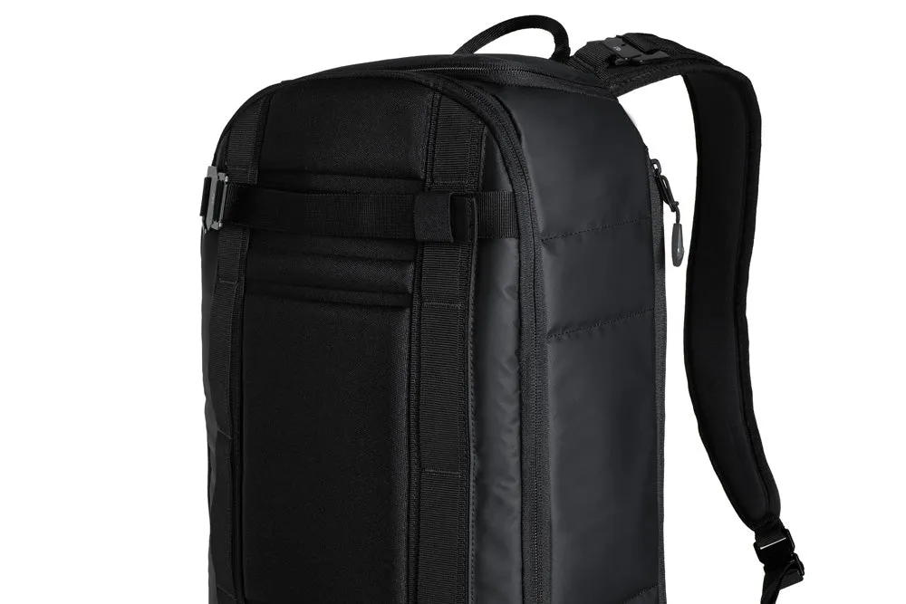 D_b_  Ramverk Backpack (First Generation), 21L Bags Db