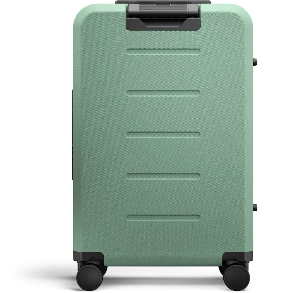 D_b_ Ramverk Medium Check In Lightweight Spinner Luggage Bags Db
