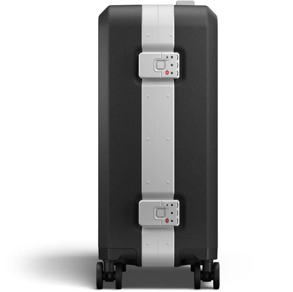 D_b_  Ramverk Pro Carry-on Bags Db