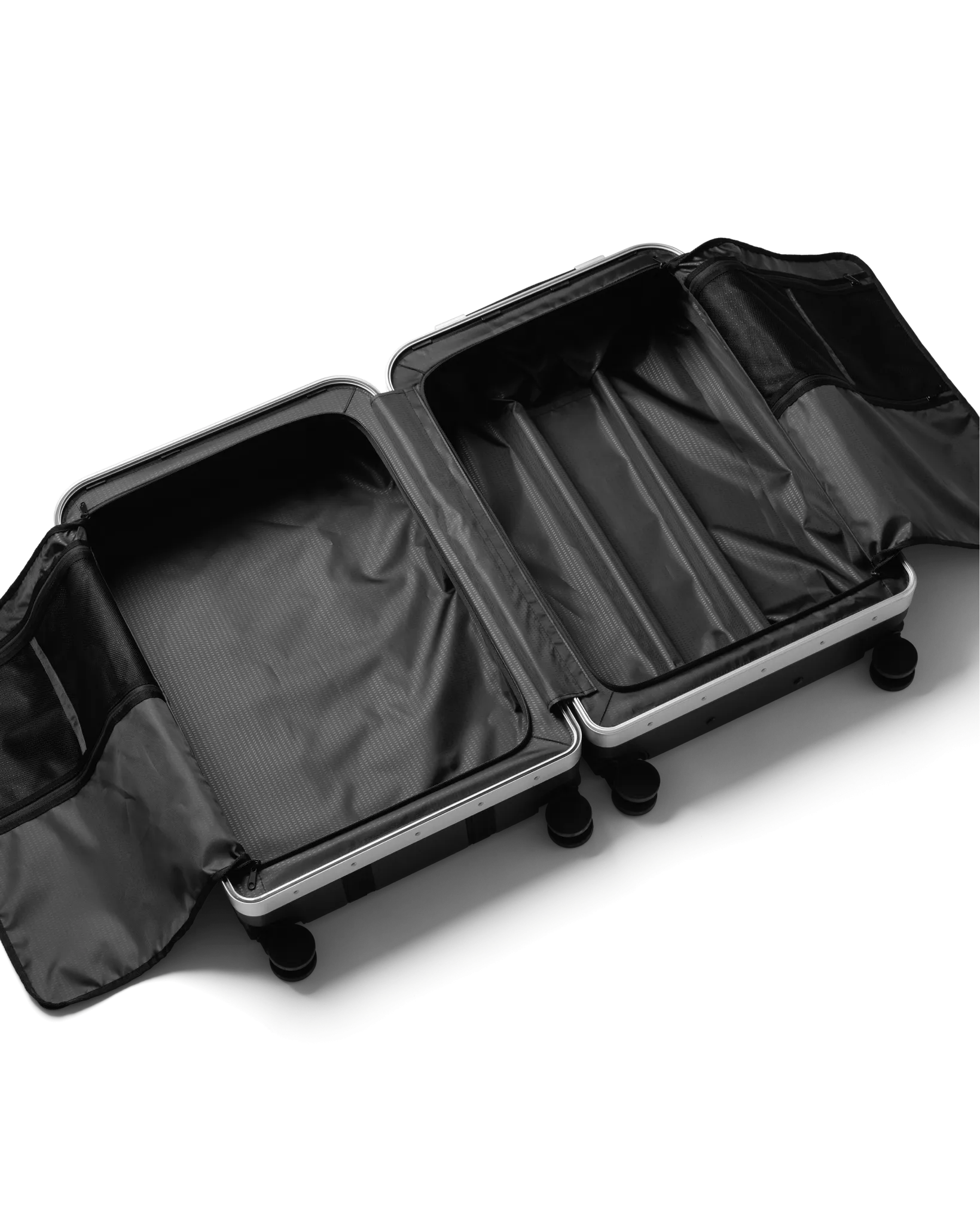 D_b_ Ramverk Pro Large Check In Spinner Luggage Bags Db