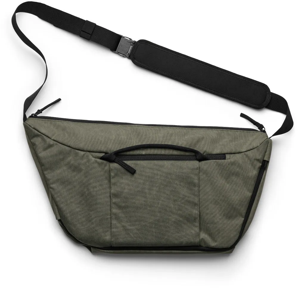 D_b_ Ramverk Pro Sling Bag, 20L Bags Db