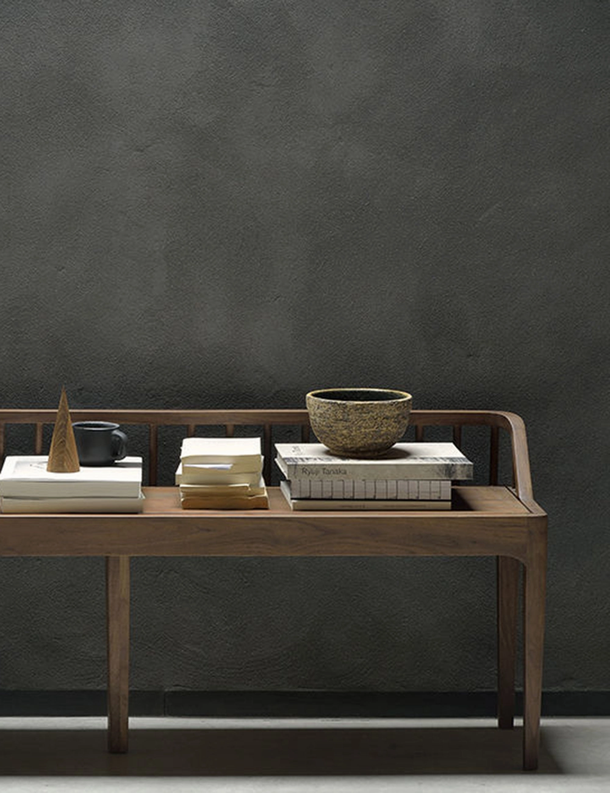 Dellah Bench