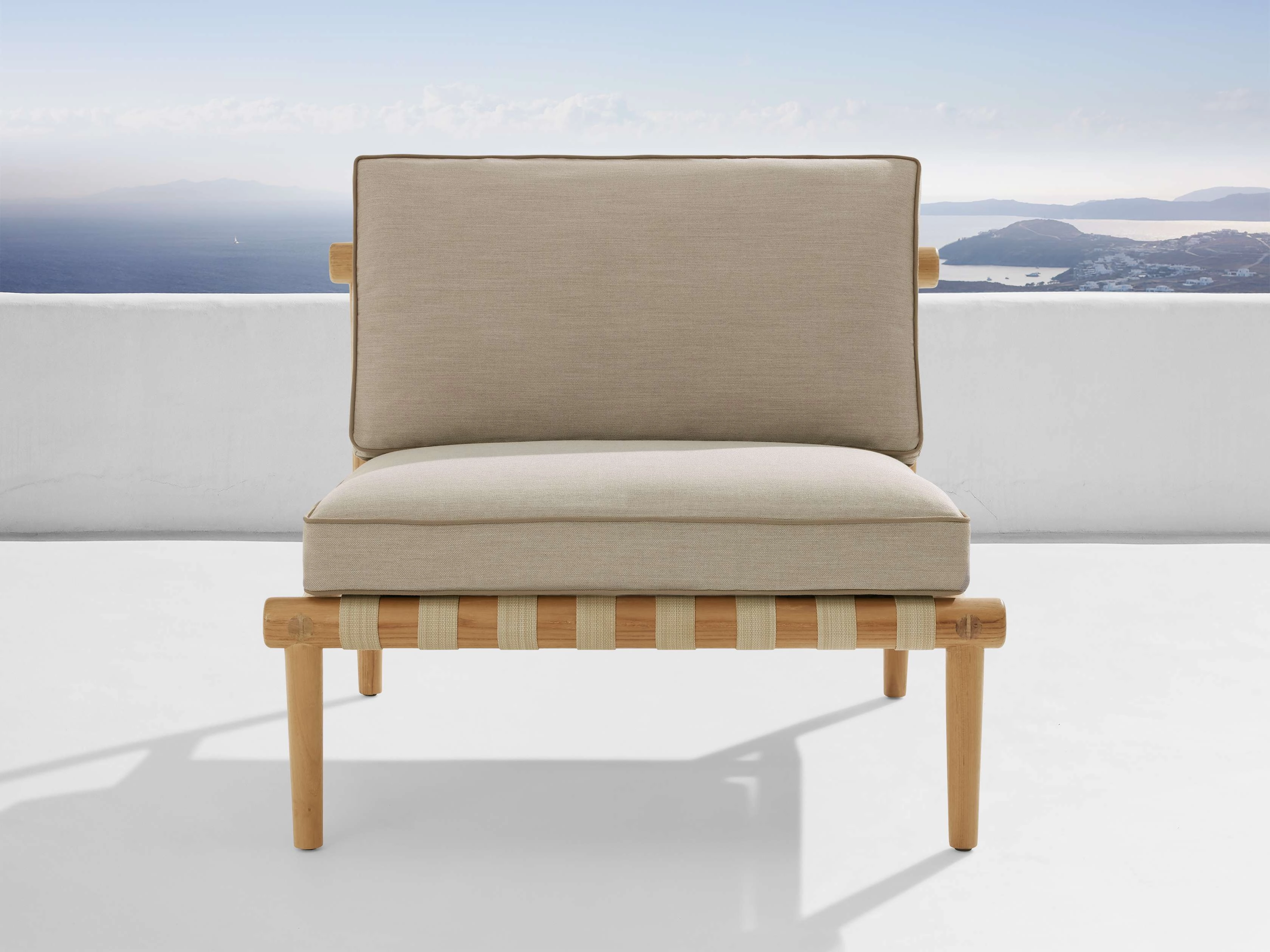 Elio Outdoor Lounge Chair