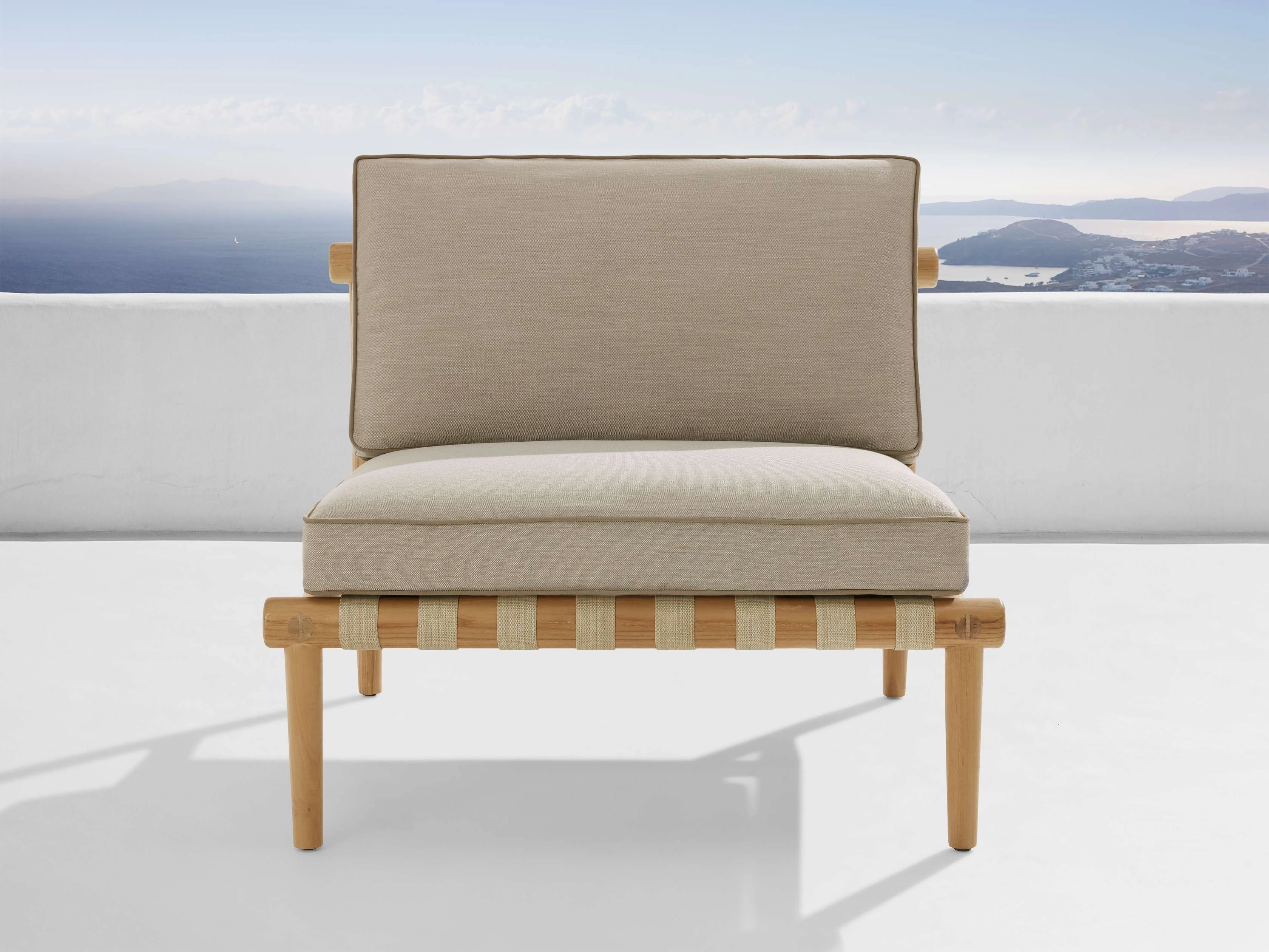 Elio Outdoor Lounge Chair