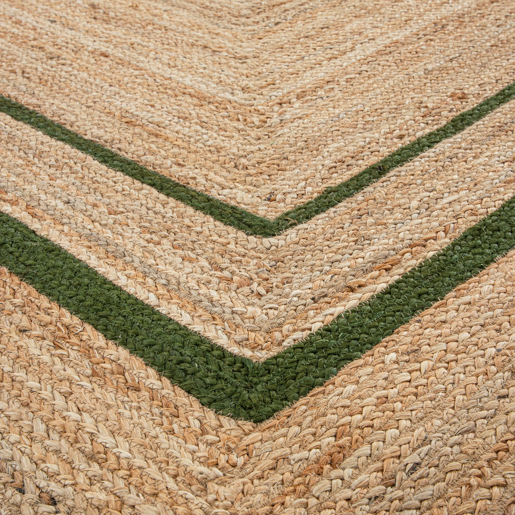 Evie Hand Braided Jute Scallop Green Border Rectangular Rug