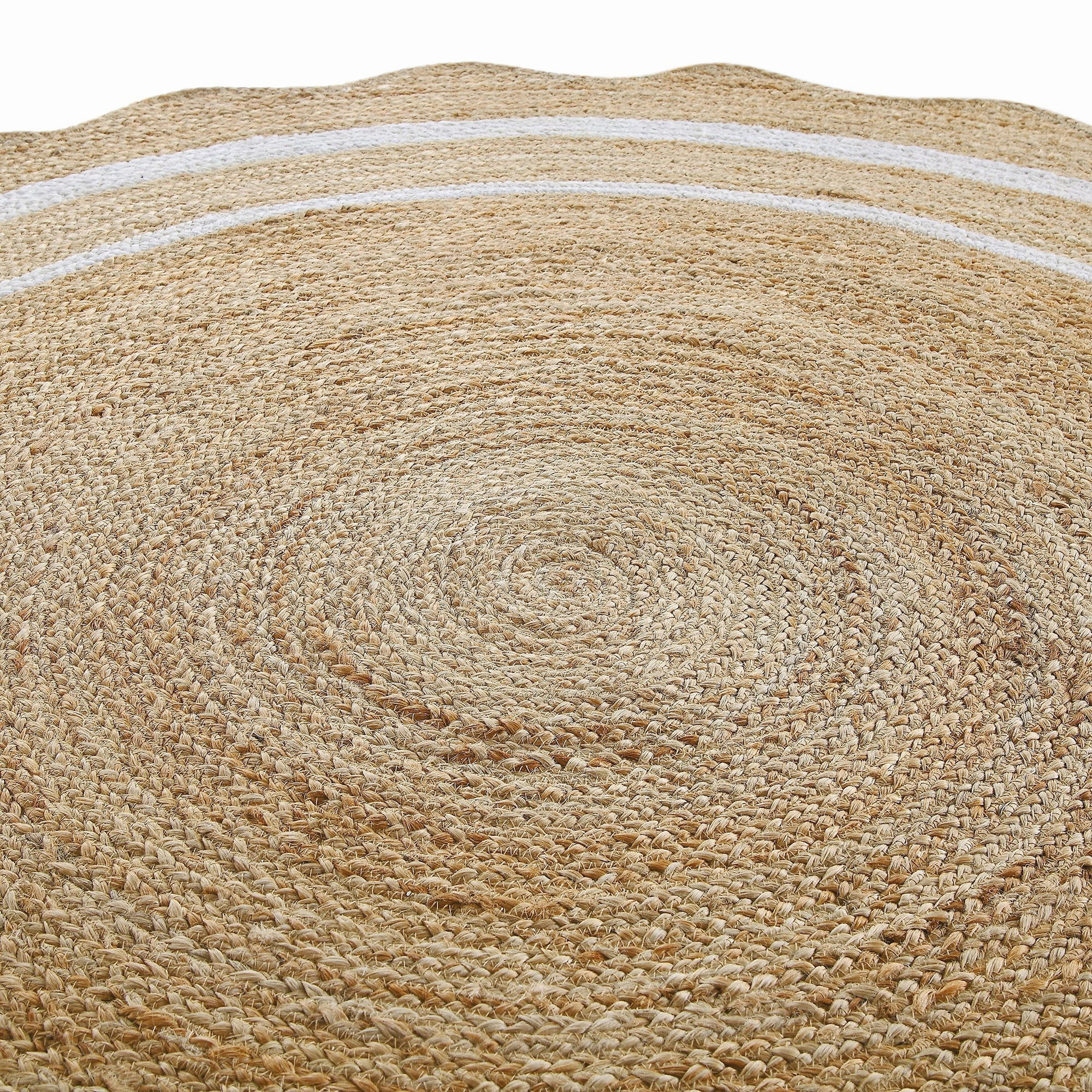 Evie Hand Braided Jute Scallop Round Rug
