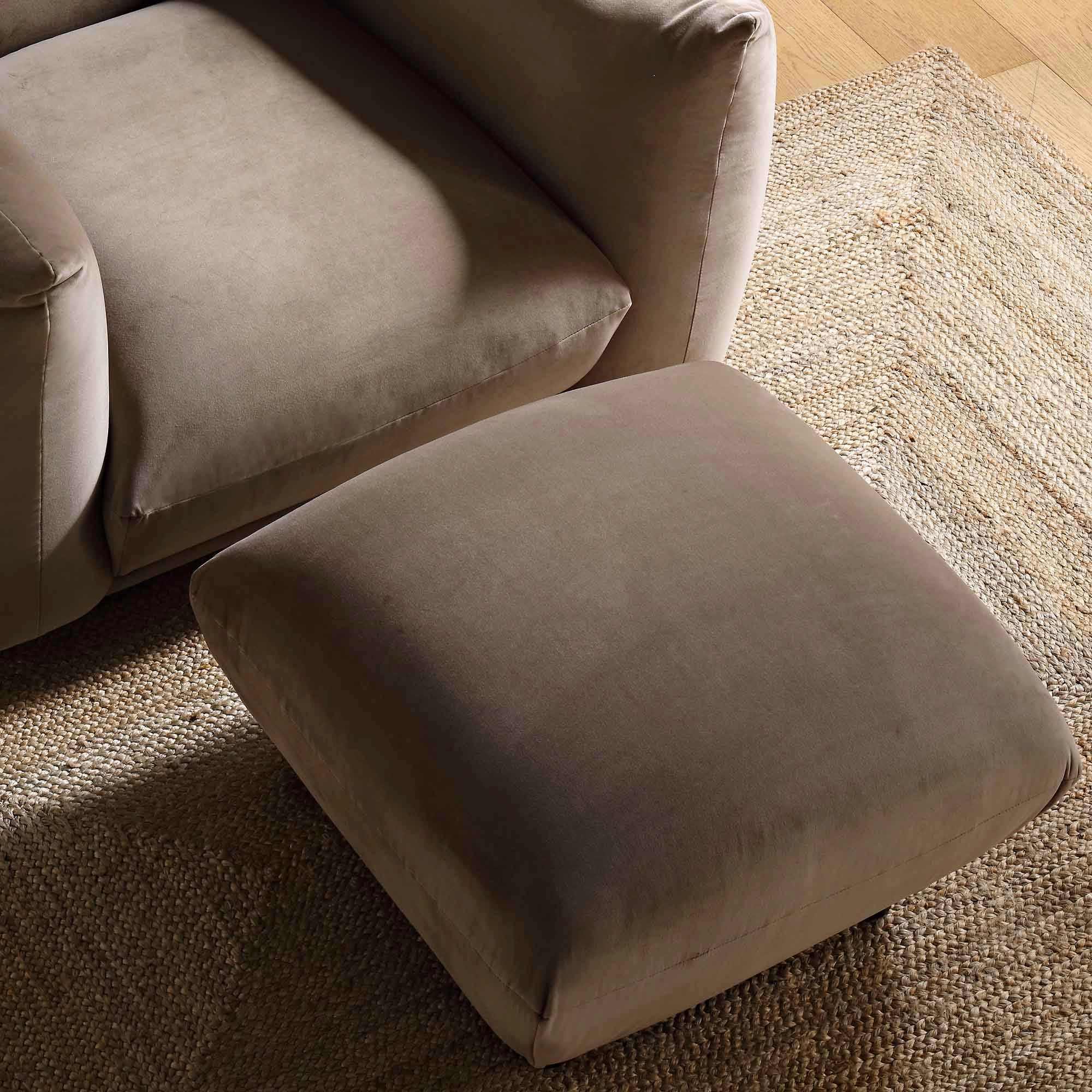 Gianni Pouffe, Mink Velvet