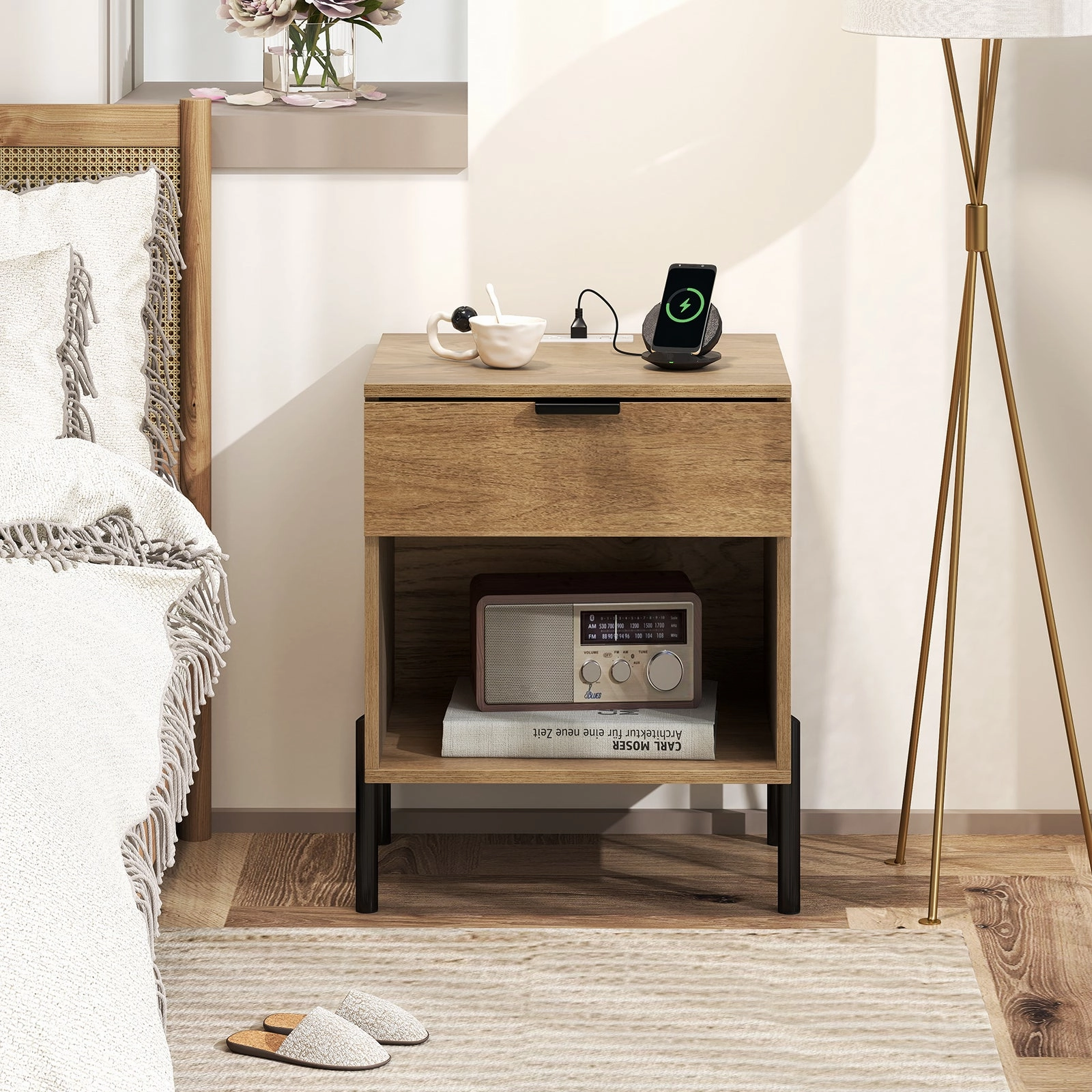Giantex Mid Century Modern Nightstand with Charging Station