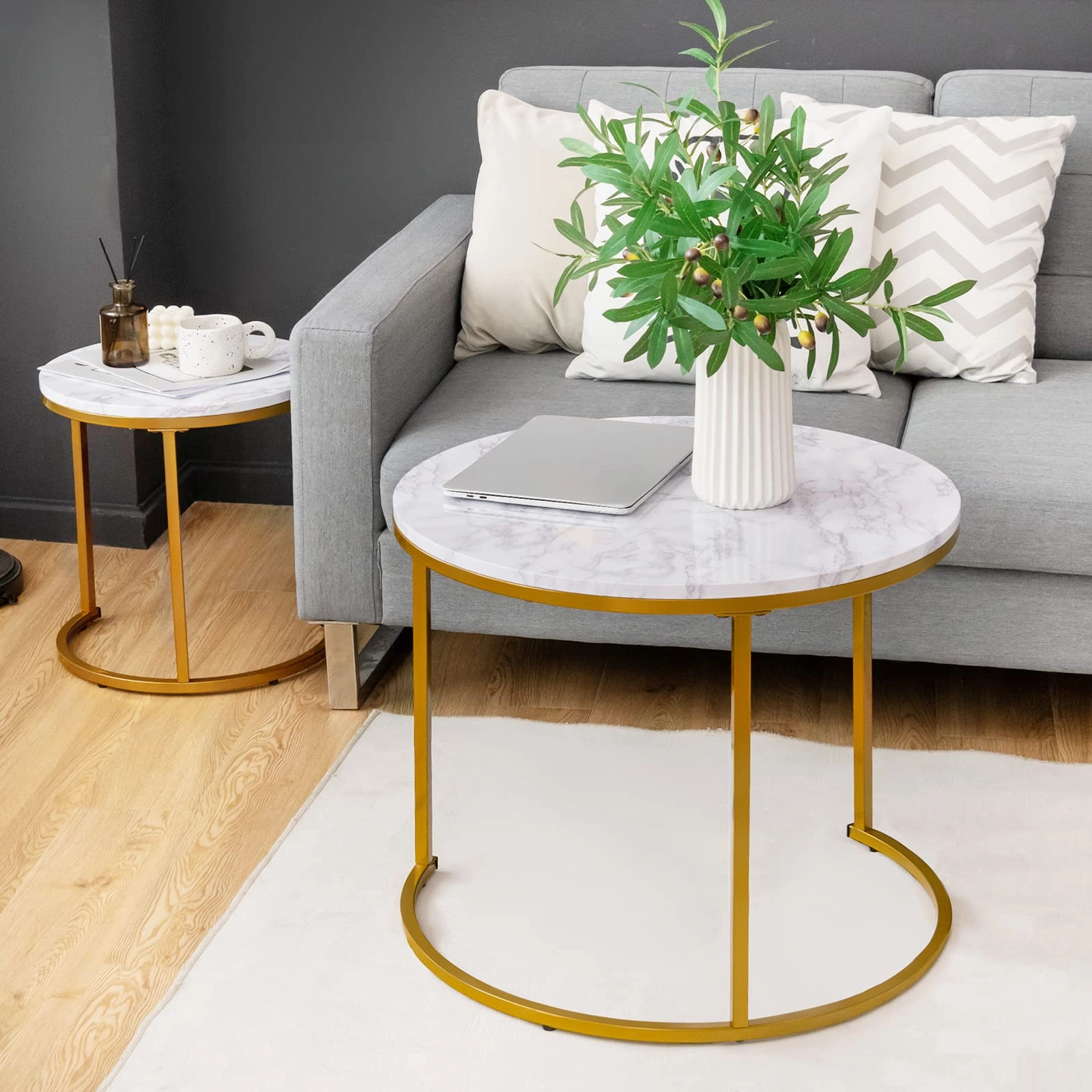Giantex Nesting Coffee Table Set of 2, Round Stacking Side Tables with Wooden Tabletop & Powder Coated Steel Frame