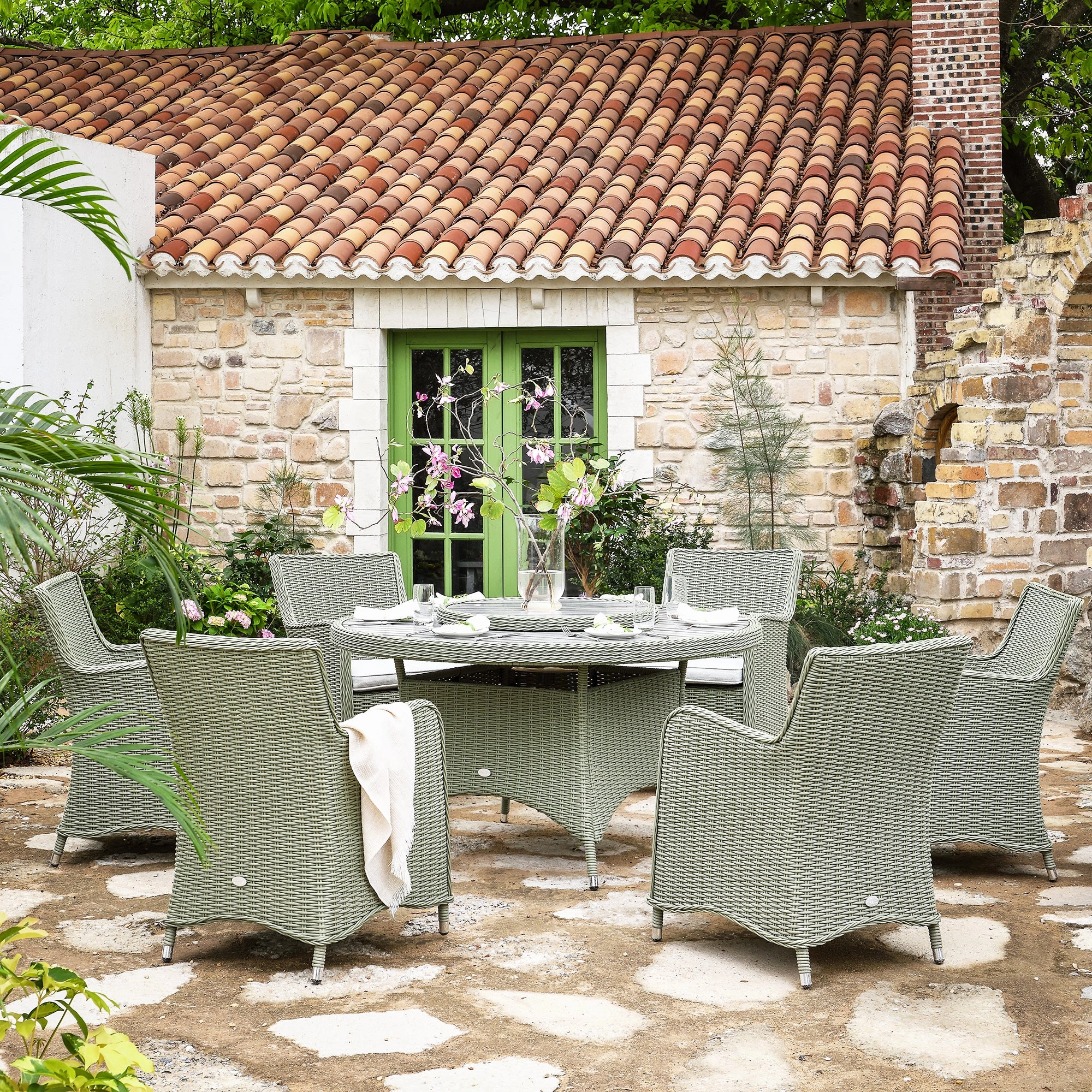 Hampshire 6-Seater Round Wicker Rattan Dining Set with Lazy Susan & Ice Bucket, Desert Sage