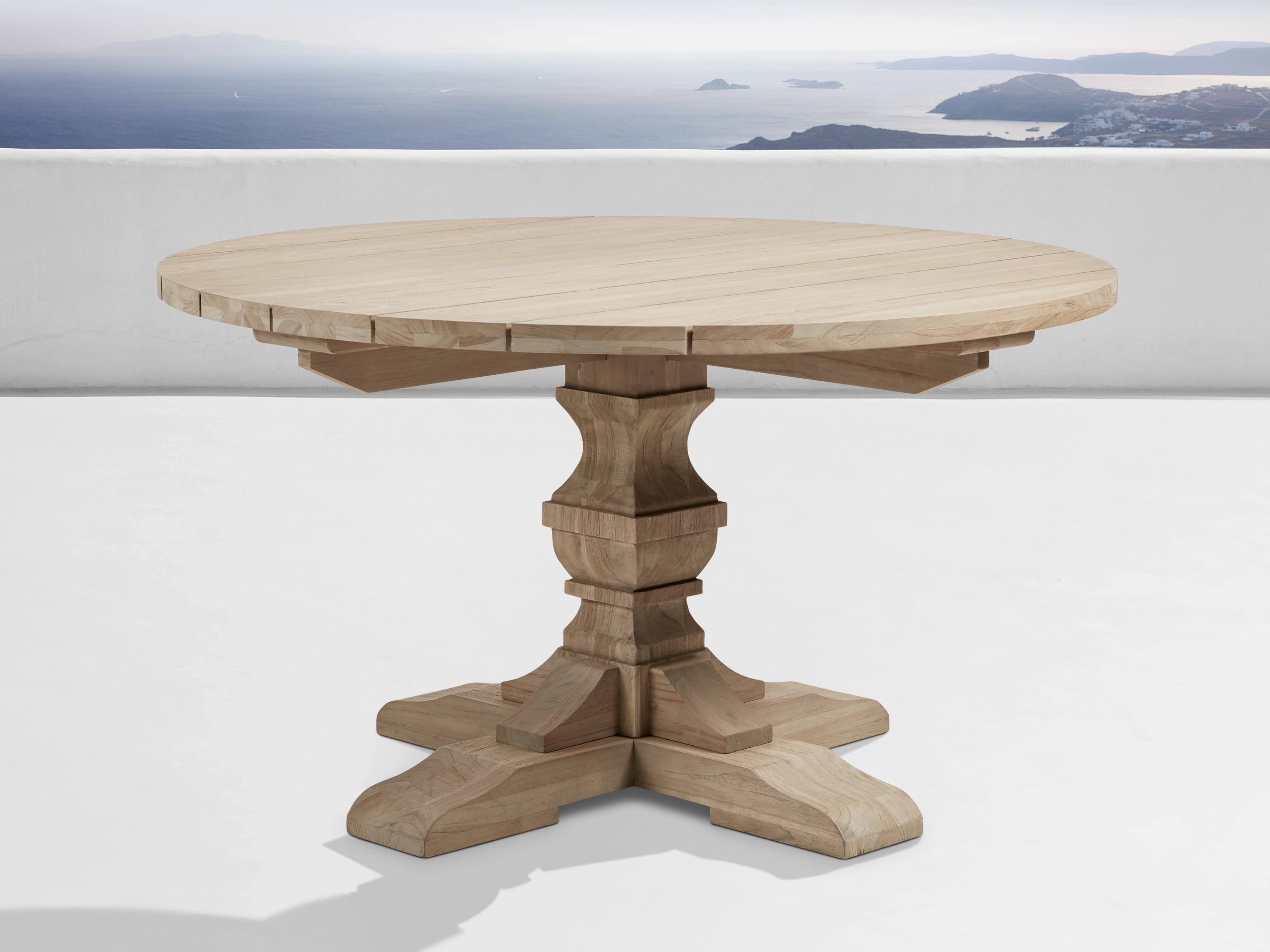 Hamptons Outdoor Round Dining Table