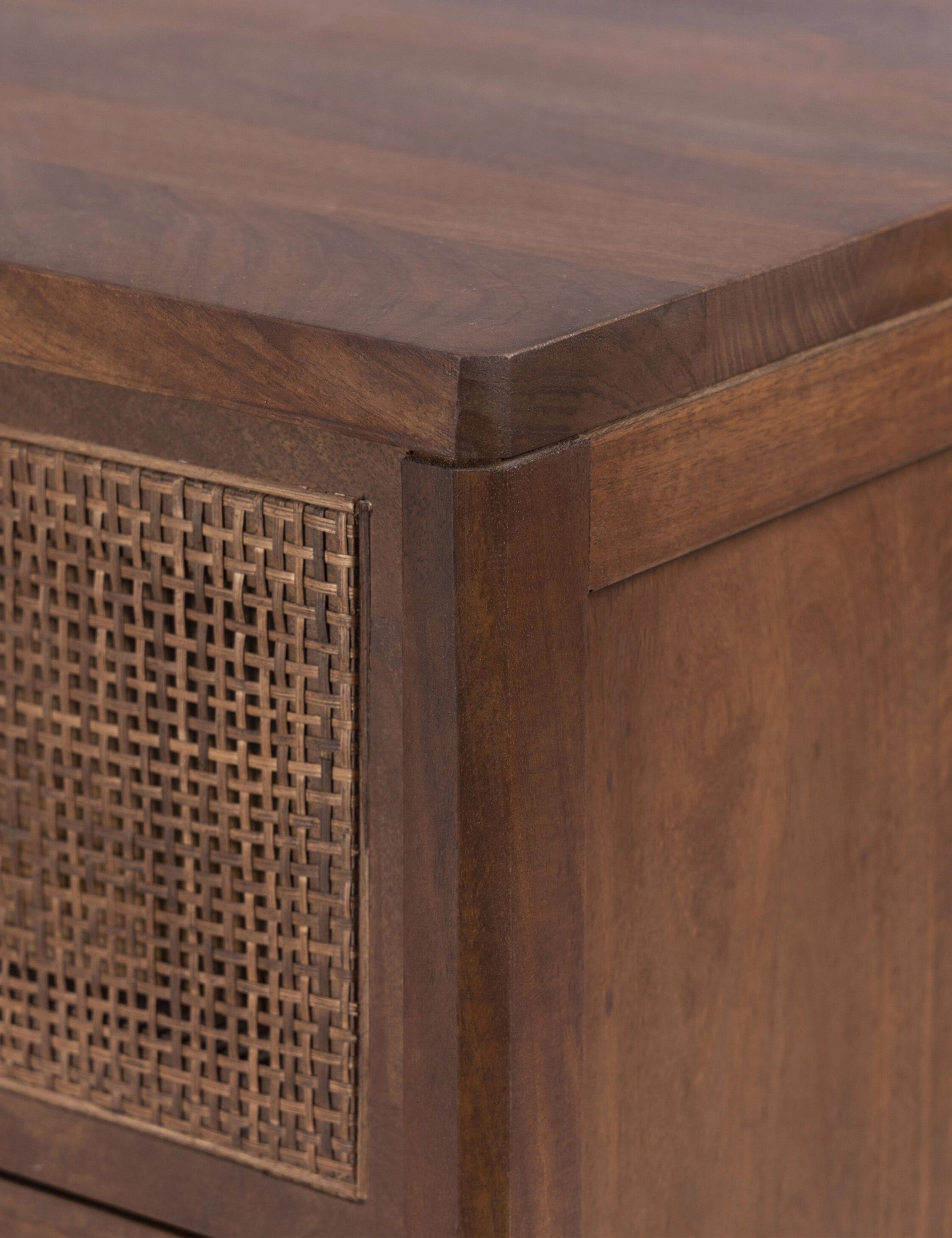 Hannah 9-Drawer Dresser