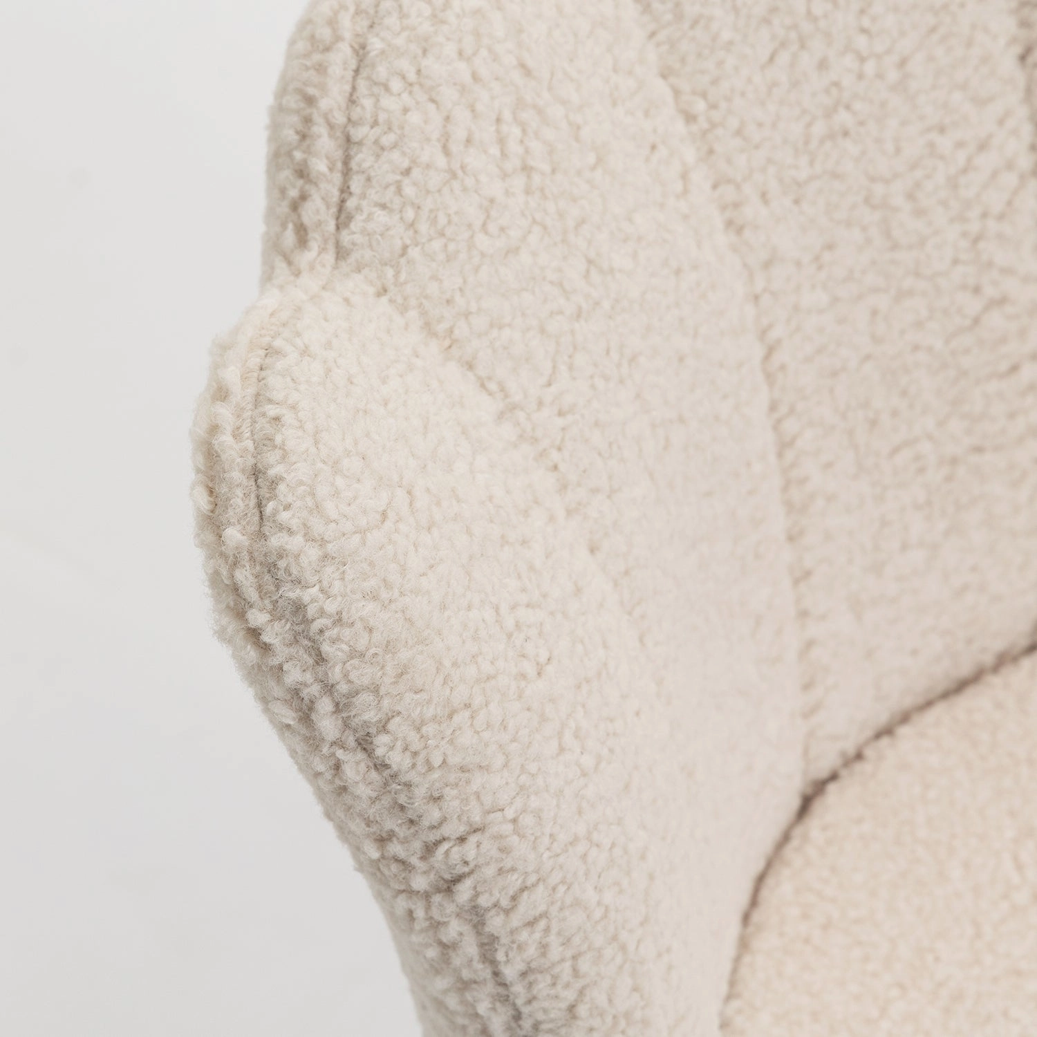 Hepburn Scalloped Swivel Chair (Ecru Boucle)