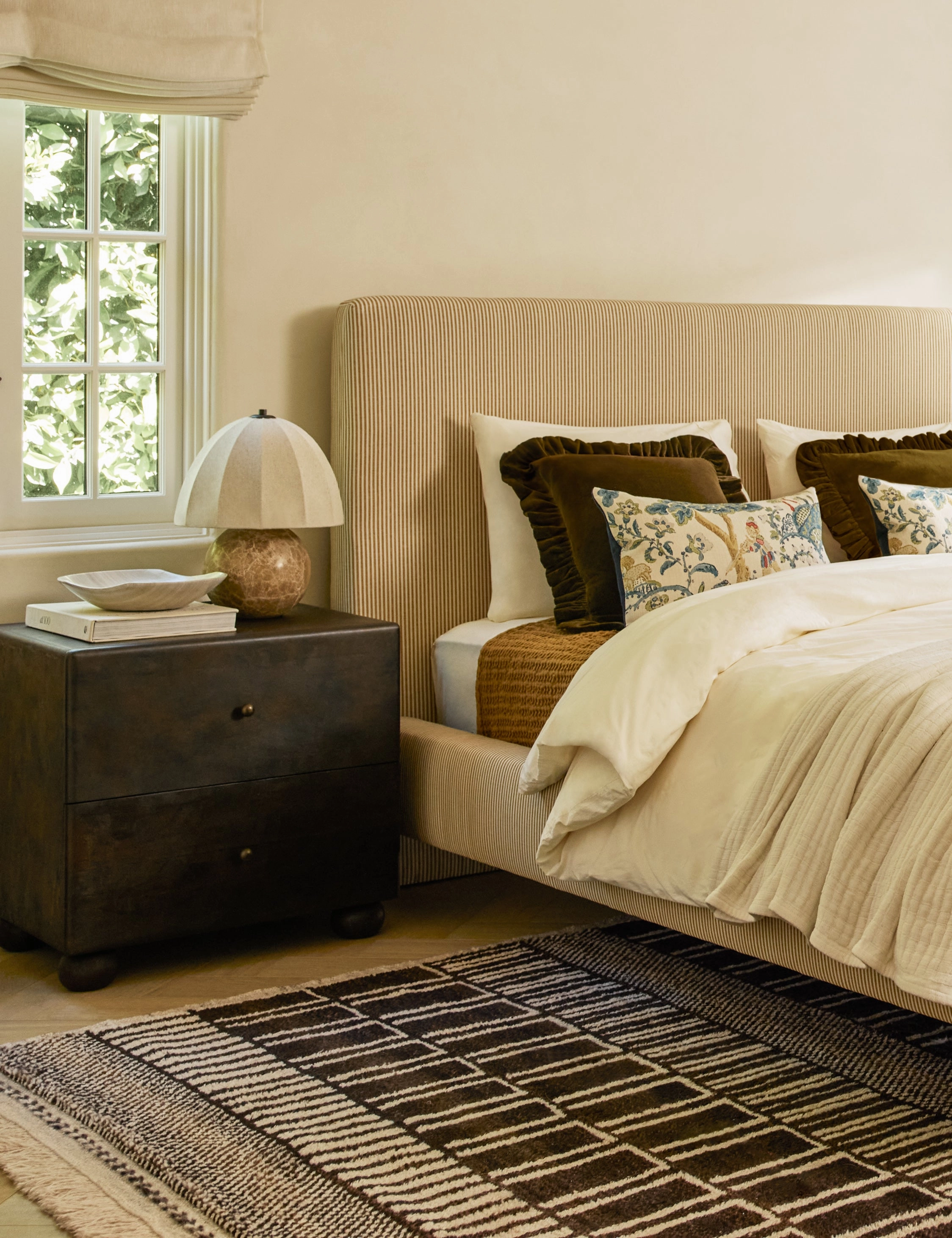 Hobbes Nightstand